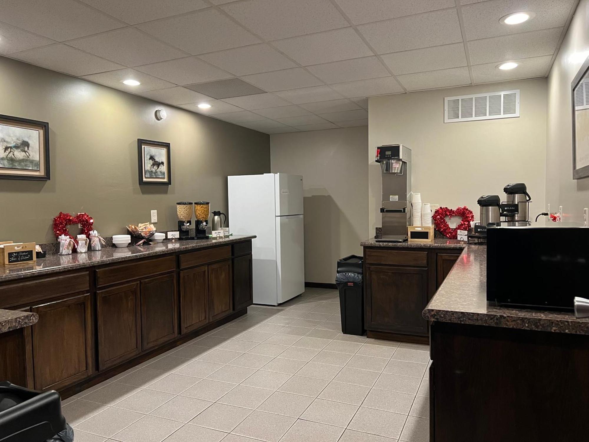 The Stables Inn & Suites Salem Экстерьер фото