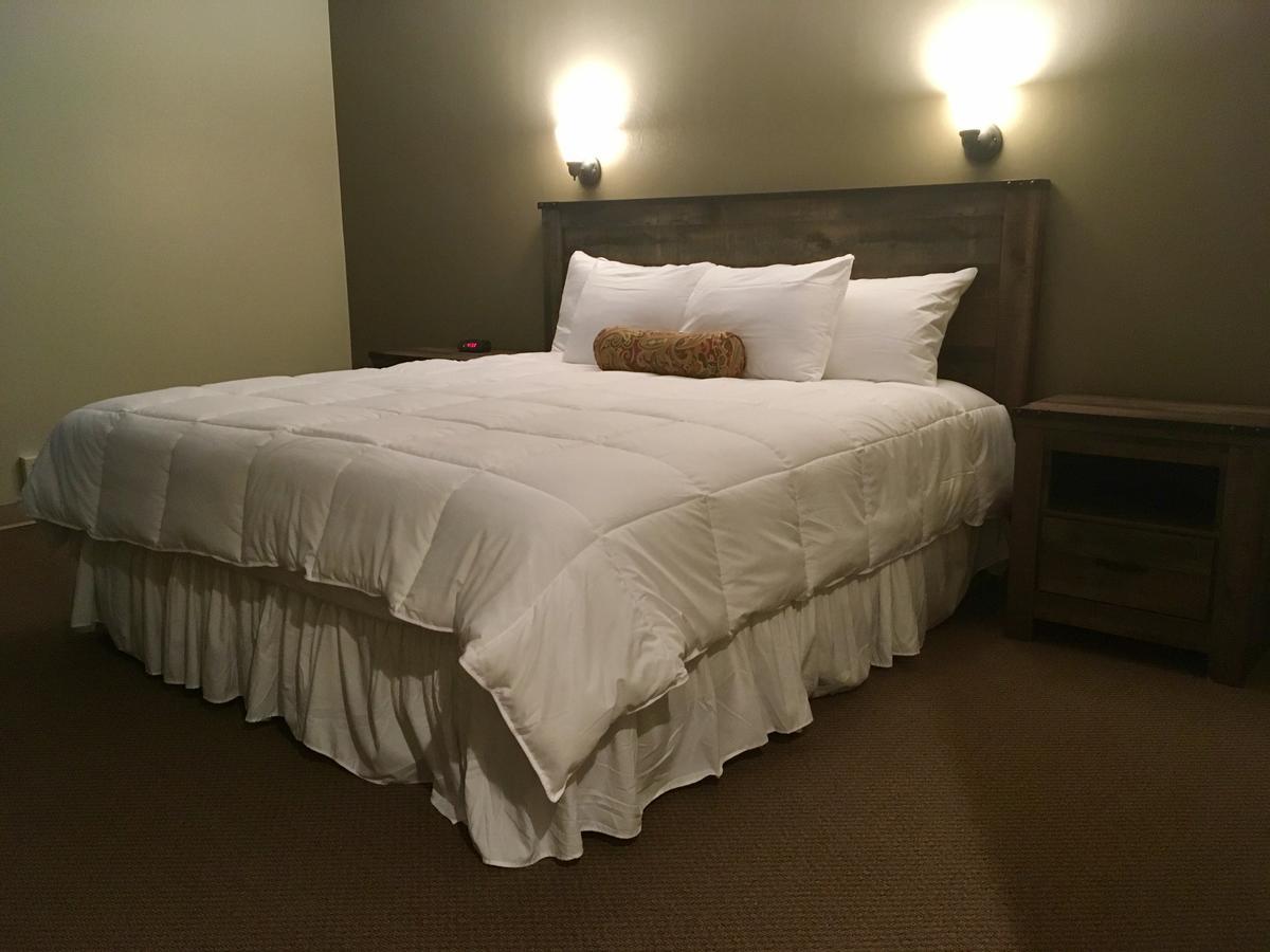 The Stables Inn & Suites Salem Экстерьер фото