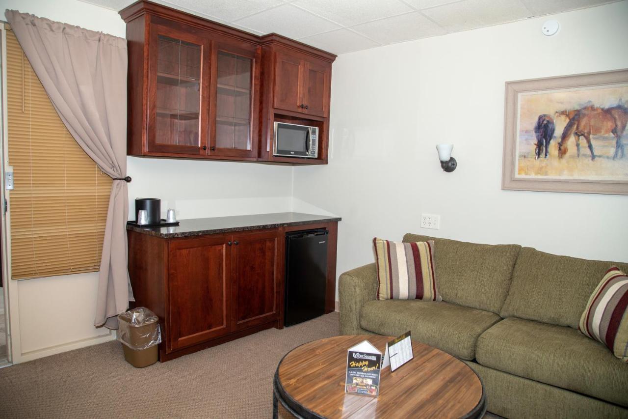 The Stables Inn & Suites Salem Экстерьер фото