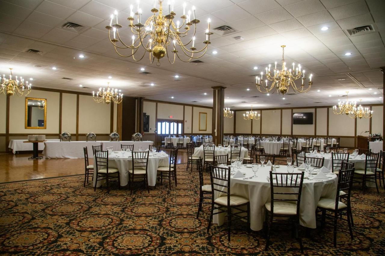 The Stables Inn & Suites Salem Экстерьер фото