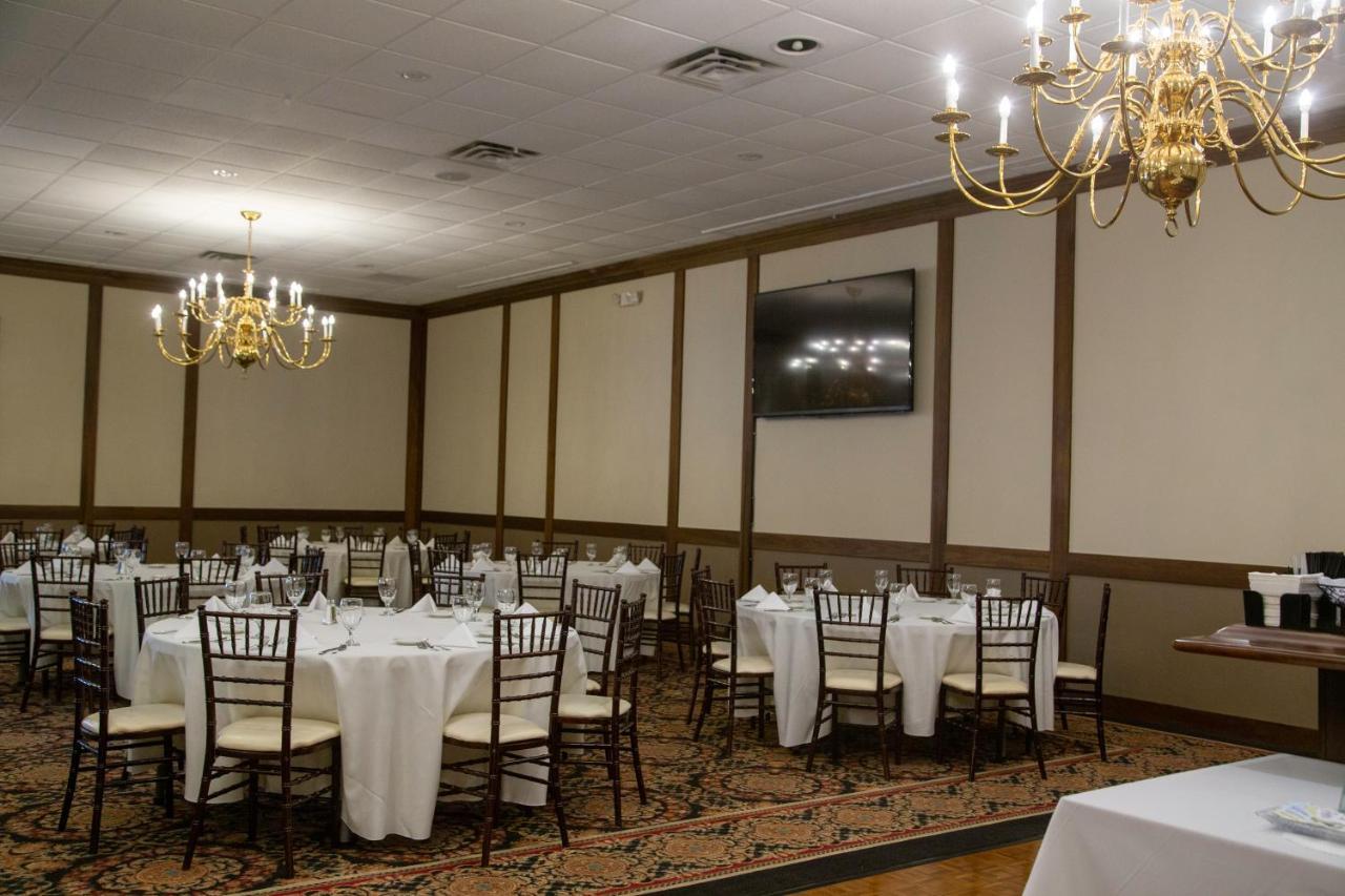 The Stables Inn & Suites Salem Экстерьер фото