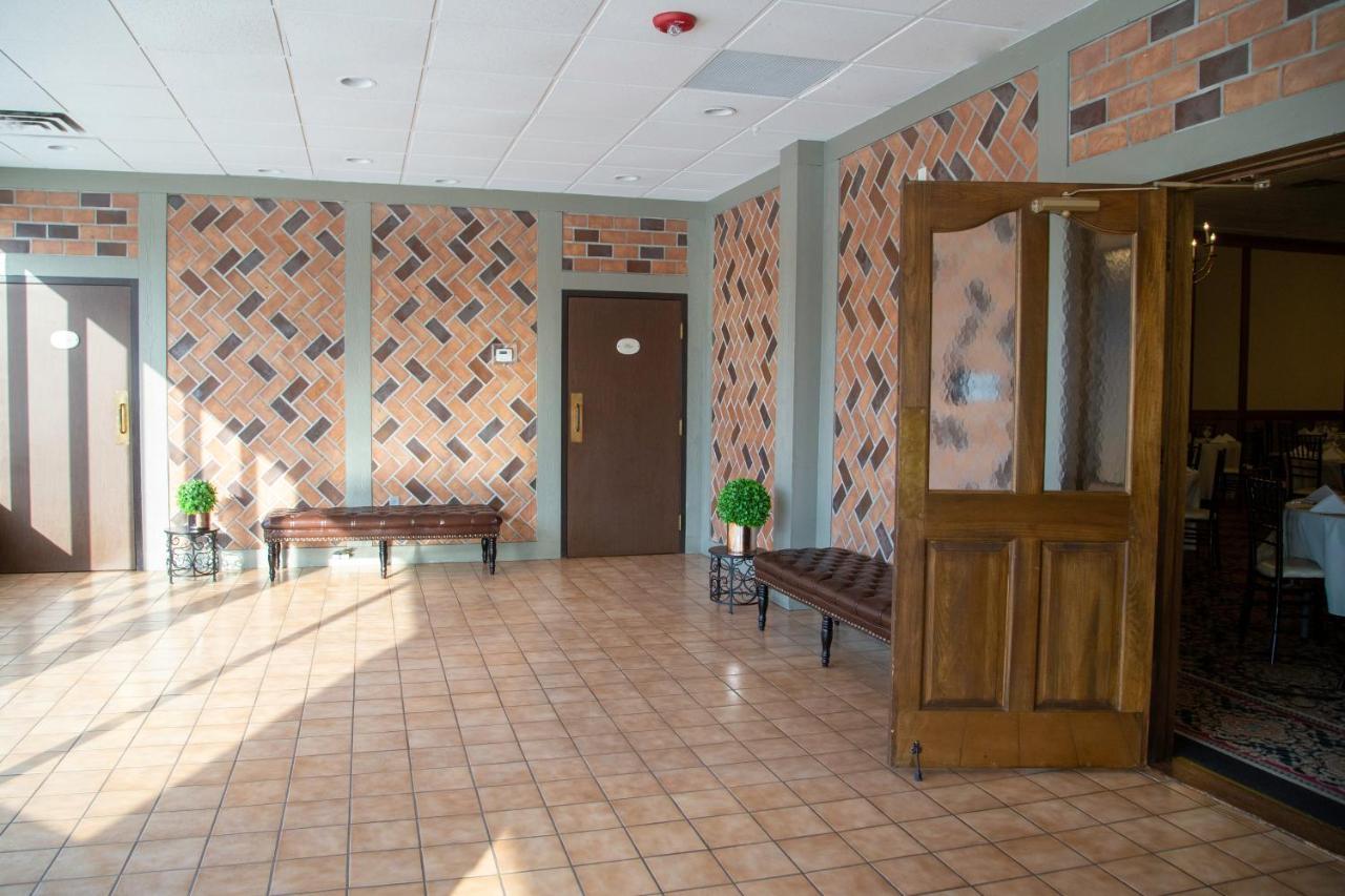 The Stables Inn & Suites Salem Экстерьер фото